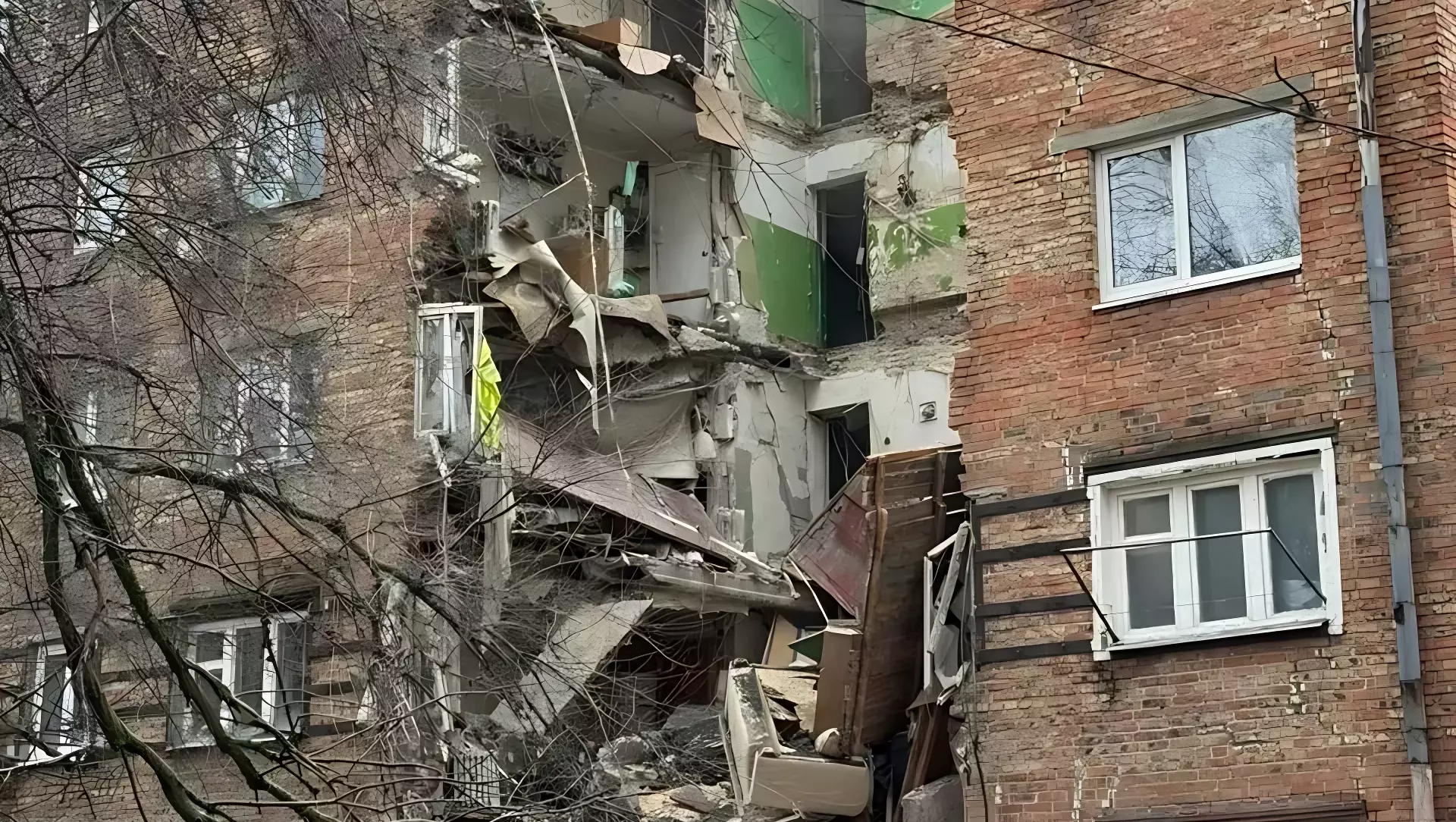 Купите такое же жилье: мэр Ростова объяснил, что делать людям из рухнувшего дома