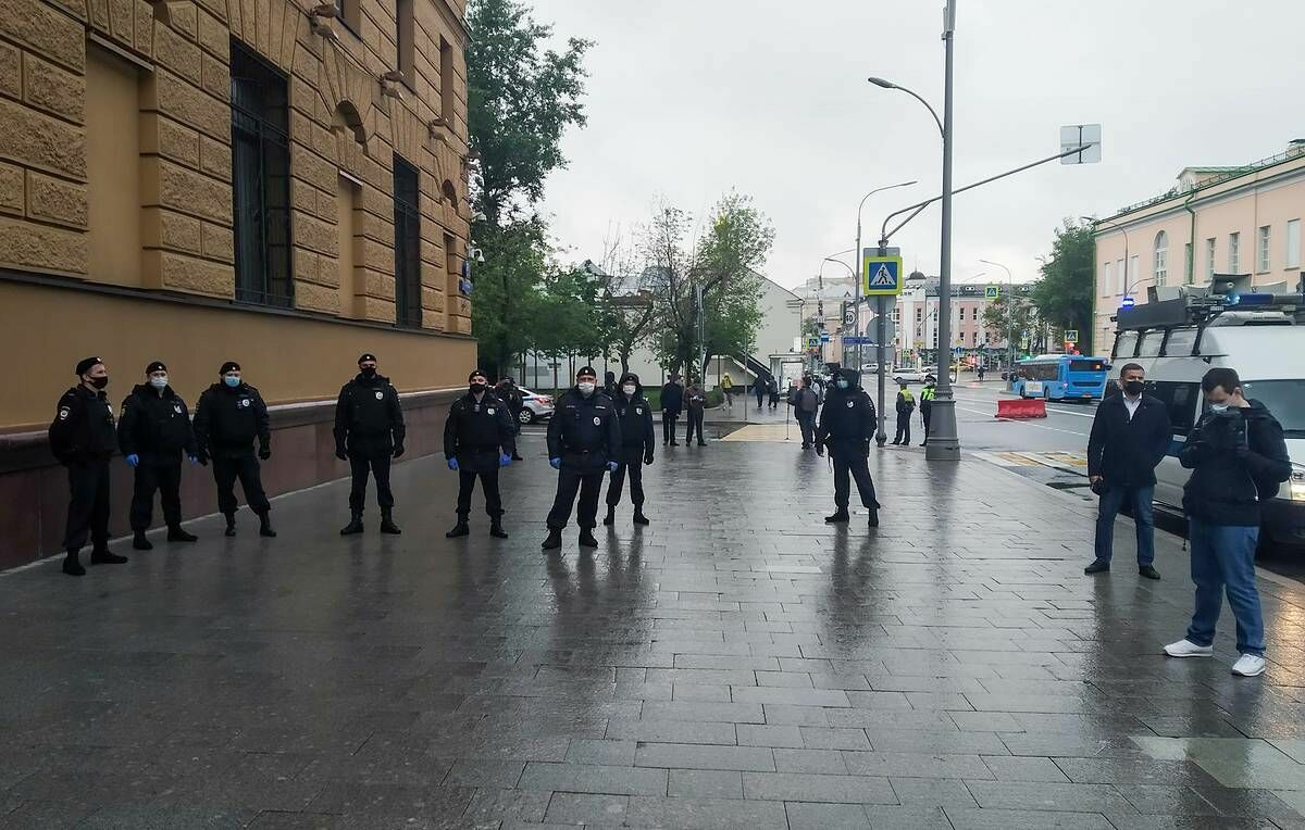 В Москве задержан очередной участник одиночного пикета на Петровке