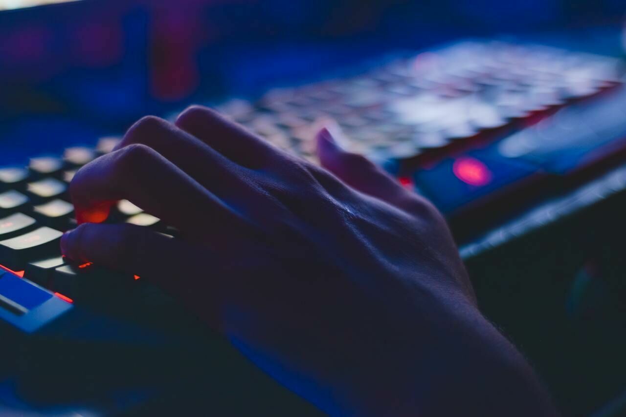 В кибервойне против Сбербанка участвуют свыше 100 тысяч иностранных хакеров