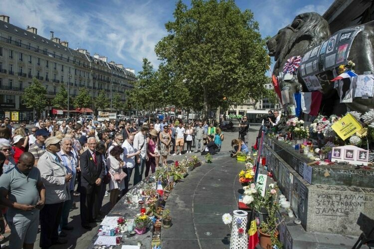 Память жертв теракта в Ницце почтили минутой молчания