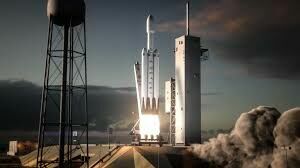 Ракета Илона Маска стартует на Марс с автомобилем Тесла на борту