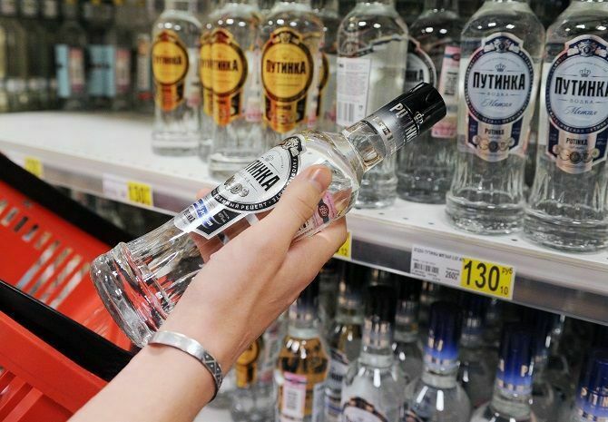 Минздрав предложил запретить продажу алкоголя лицам младше 21 года