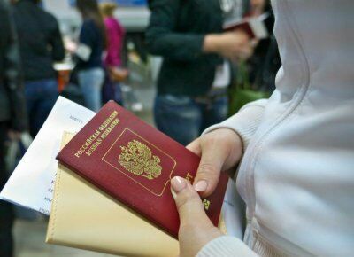 Порядка 150 тысяч россиян вернулись в РФ из-за рубежа в прошлом году