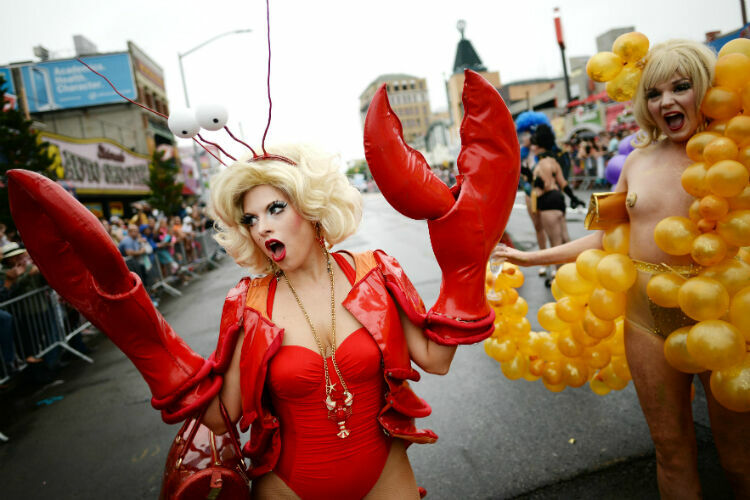 Парад русалок в Нью-Йорке собрал более 3 тысяч участников