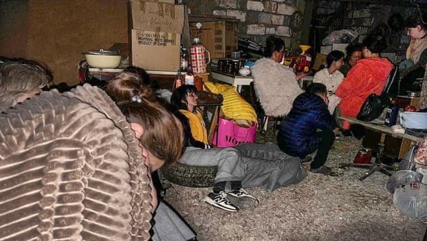 Беженцы в Степанакерте живут в подвалах или прямо на улице