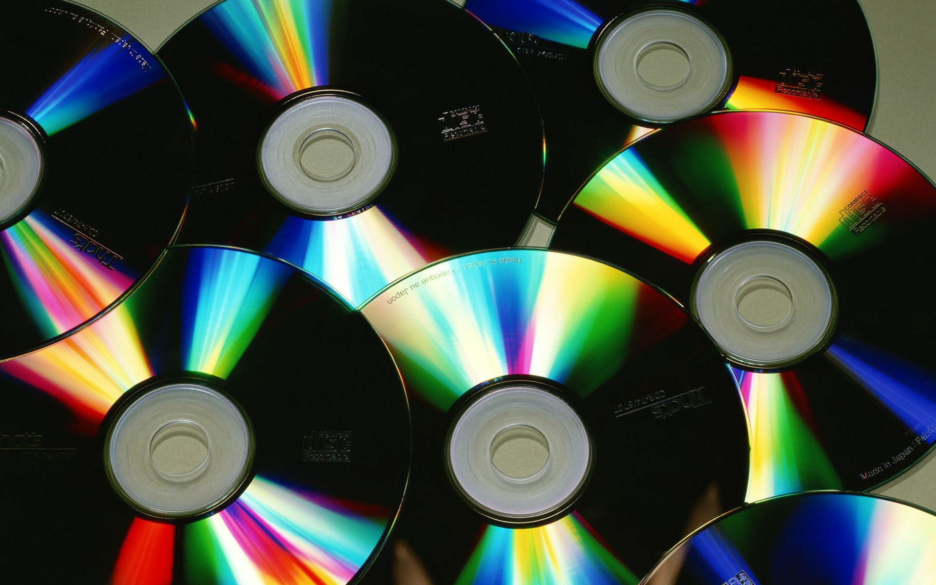 Подписан закон об отмене лицензирования дисков