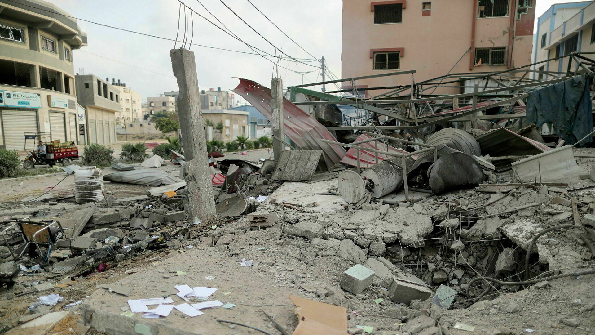 Число жертв обстрелов израильской армией в секторе Газа выросло до 67