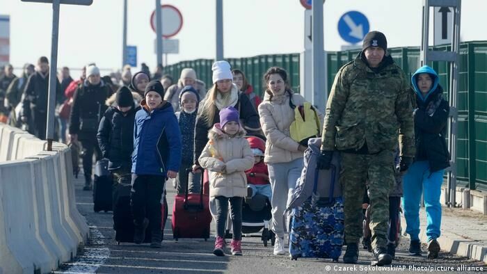 Украинских беженцев в Польше лишат пособий