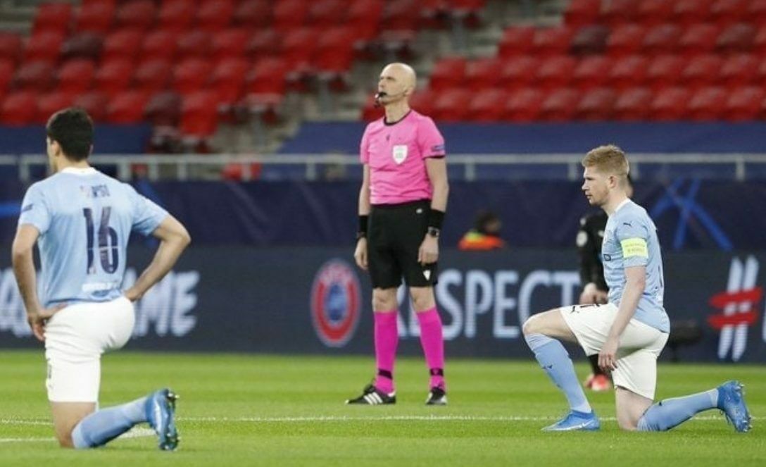 Российских футбольных судей не станут наказывать за отказ преклонить колено