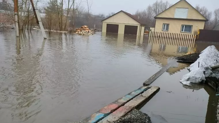 Дома в низинах КУрганской области уже подтоплены
