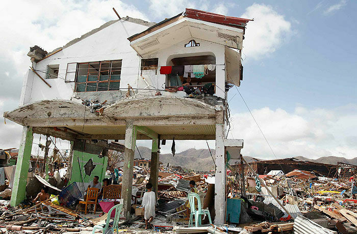 Последствия тайфуна на Филиппинах, архивное фото.