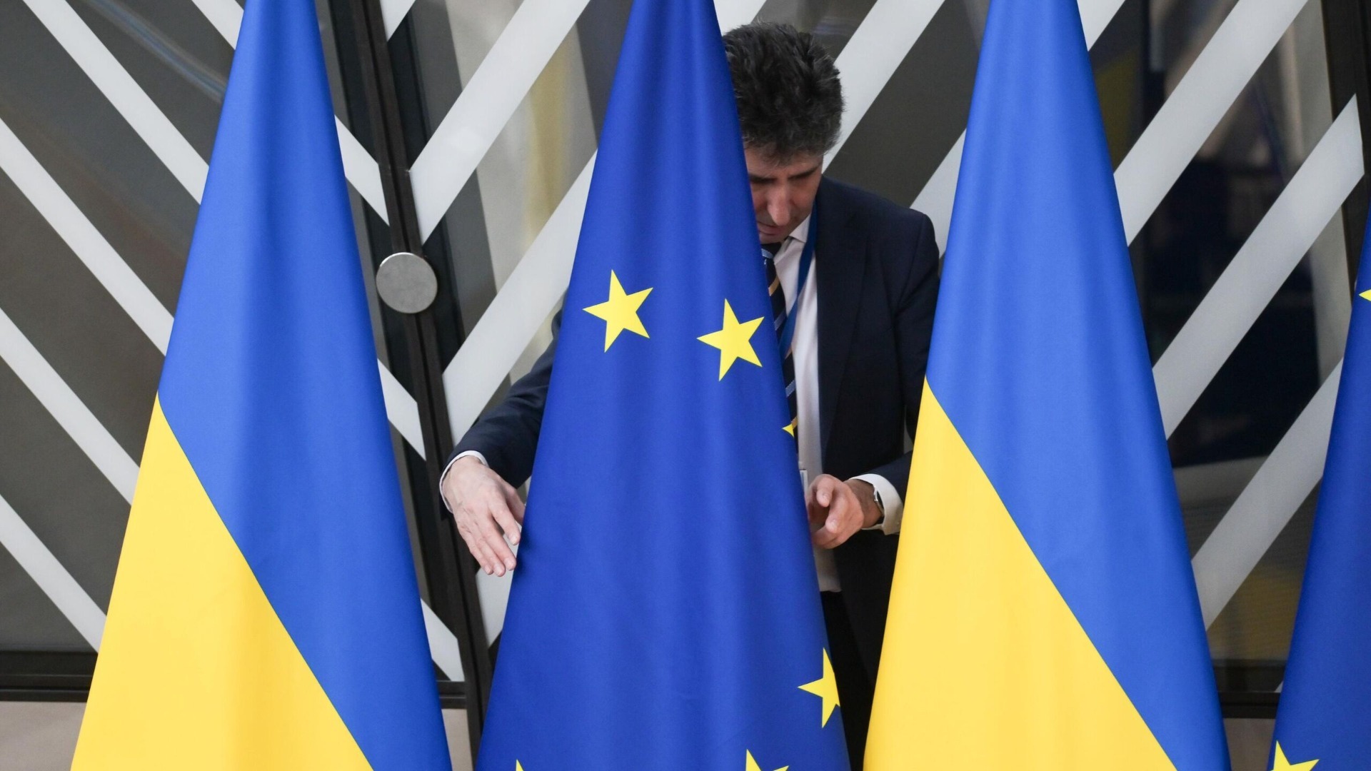 Саммит Евросоюза: Запад возьмет на себя обязательства по безопасности перед Украиной