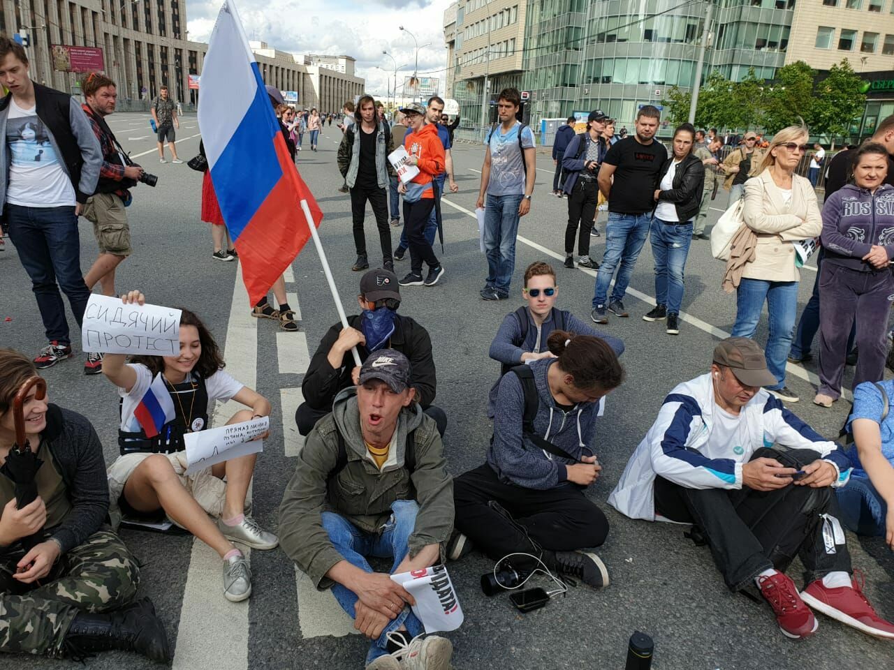 Голос из-за бугра: у оппозиции шансов нет, эмиграция из России только вырастет