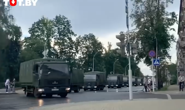 В Минск вводится военная техника
