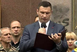 Порошенко назначил мэра Кличко главой КГГА Киева