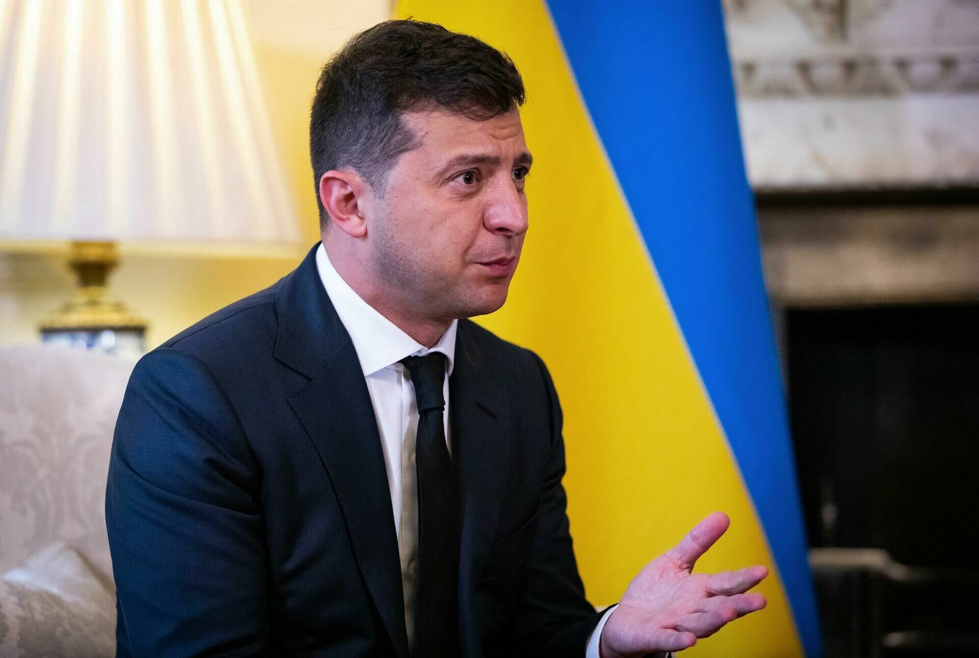 Украинский президент призвал внешнюю разведку перейти к наступлению