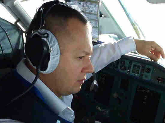 Лётчик опроверг слухи об отсутствии профильного образования у пилота Ан-148