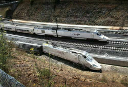 В «убийстве по неосторожности» обвиняют машиниста испанского поезда