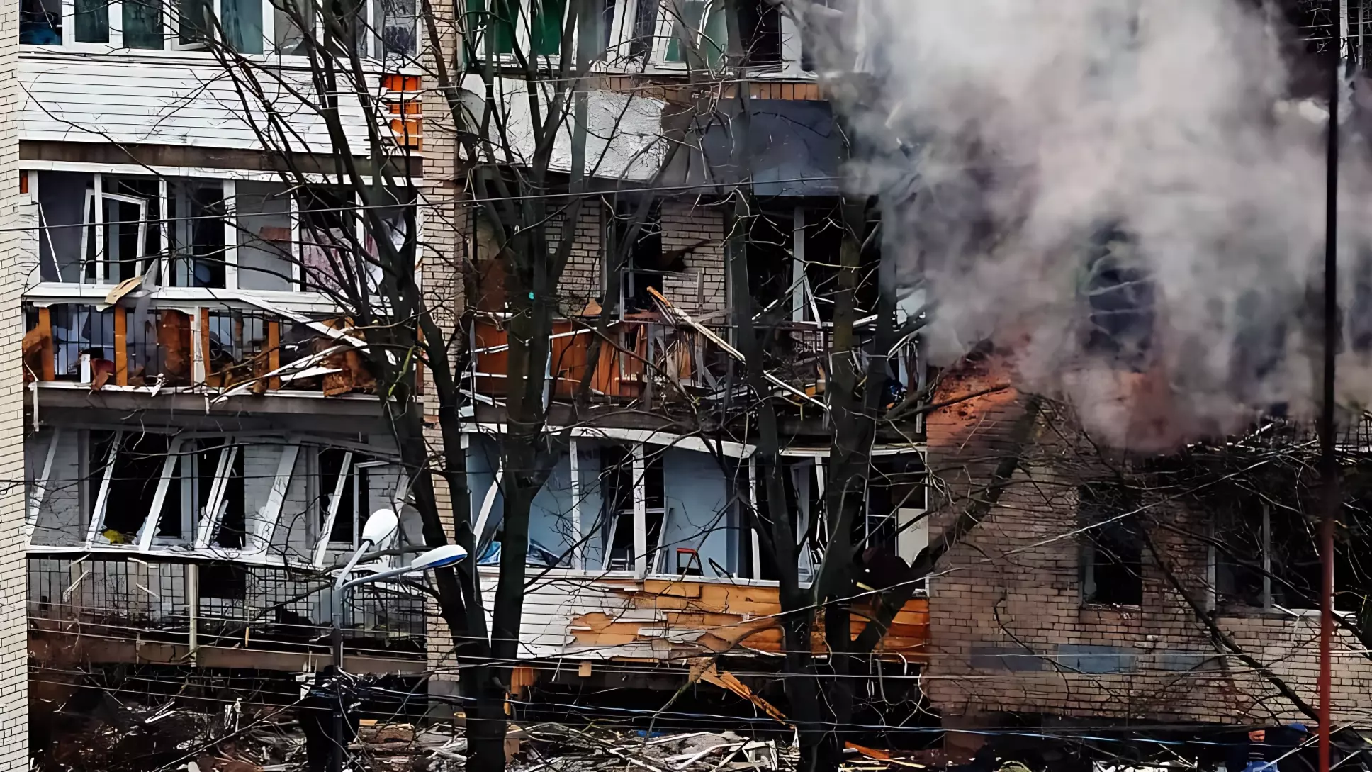 Дом на Пискаревском проспекте после атаки дрона