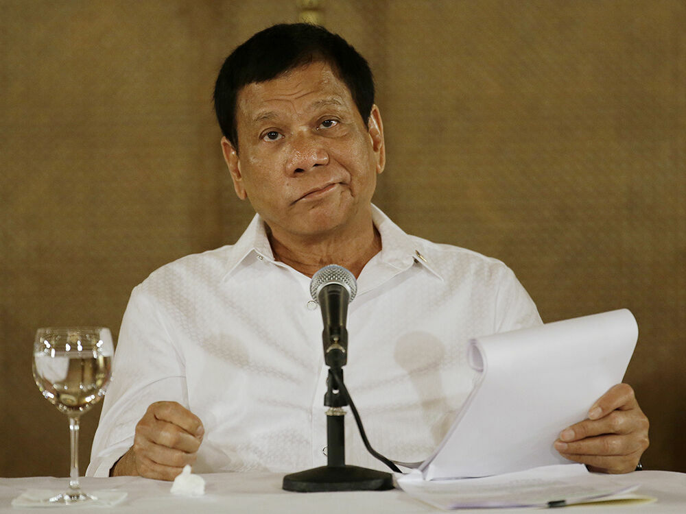 Президент Филиппин  разрешил стрелять в чиновников-взяточников