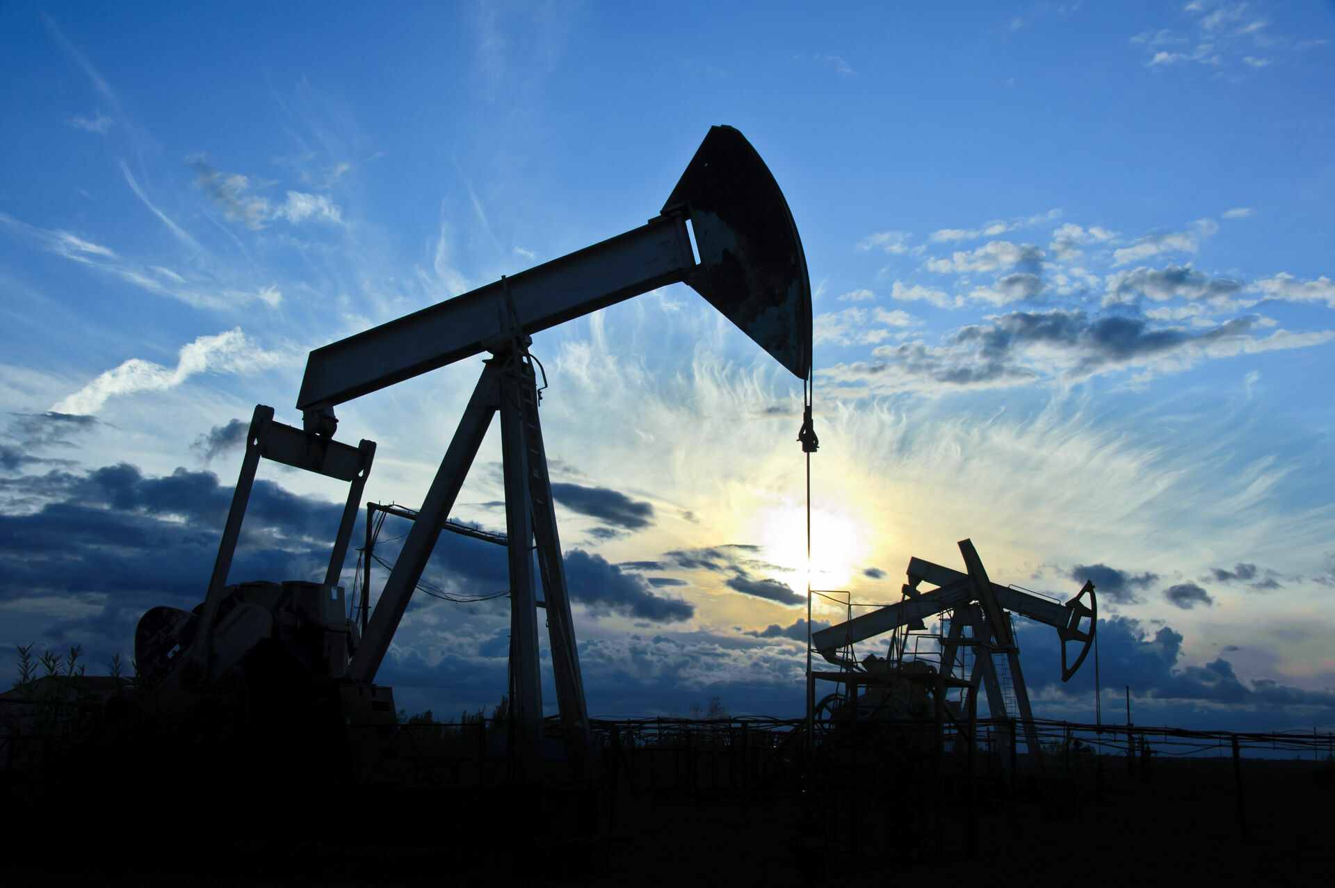 Экономический парадокс: независимость РФ от нефтяных цен зависит от нефтяных цен