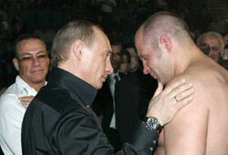 Путин приехал поддержать Емельяненко в бою против Монсона