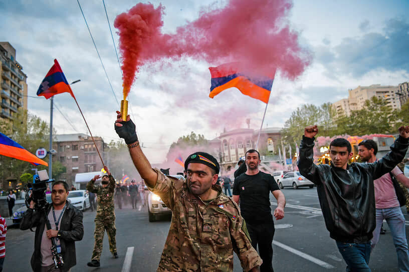 В Ереване оппозиция снова вышла на митинг, требуя отставки Никола Пашиняна