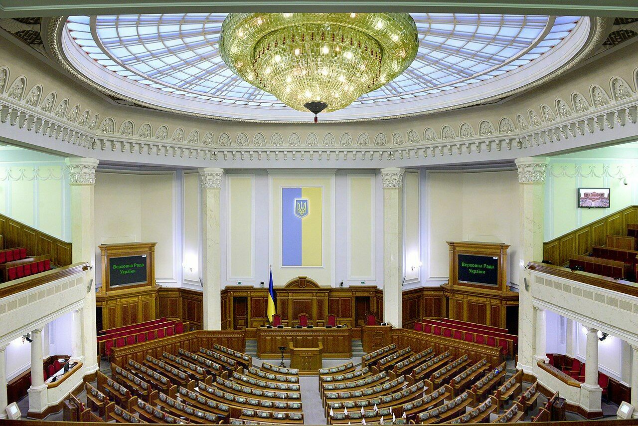Петра Порошенко и 80 депутатов Верховной рады Украины оштрафовали за прогулы