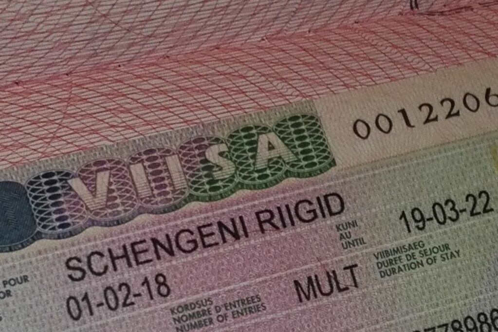 Эстония не станет пускать россиян с «шенгенами», полученными в республике