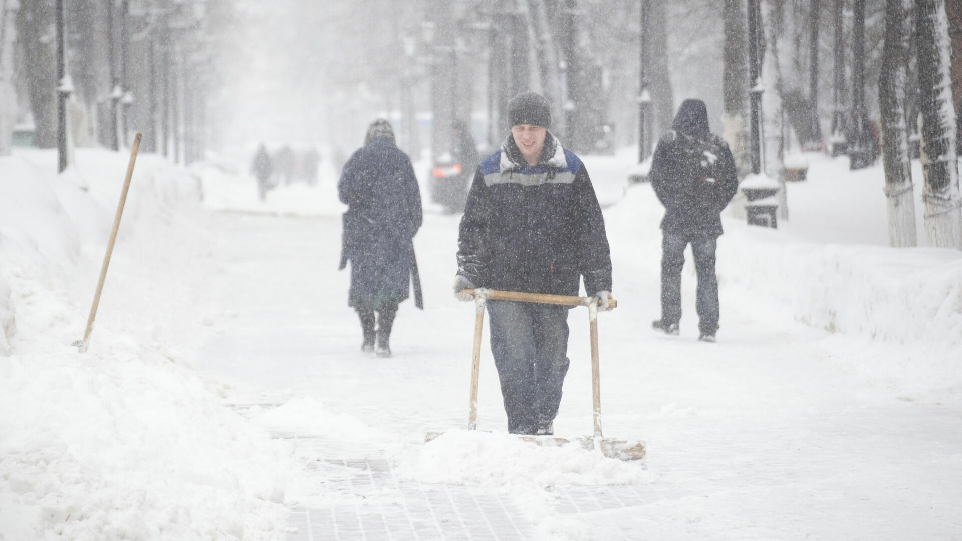 Больше половины москвичей недовольны уборкой снега
