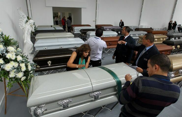 Опознаны тела всех погибших при крушении самолета в Колумбии