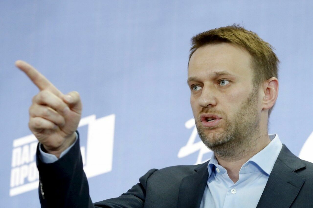 Марсово поле в Санкт-Петербурге перекрыли перед митингом Навального