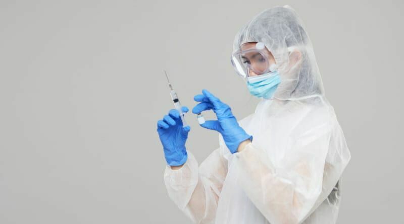 Минздрав получил документы на регистрацию третьей вакцины от ковида