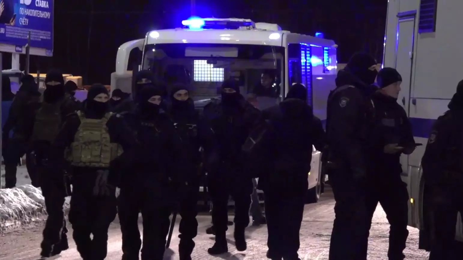 В Петербурге после массовой драки с криками «убили», задержали более 100 мигрантов