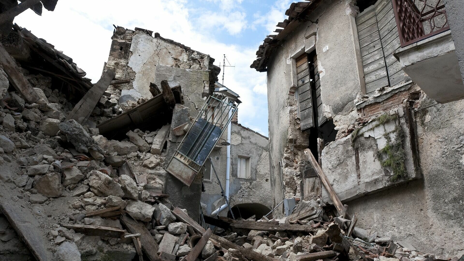 В ООН заявили, что ущерб от землетрясений в Турции превышает 100 млрд долларов