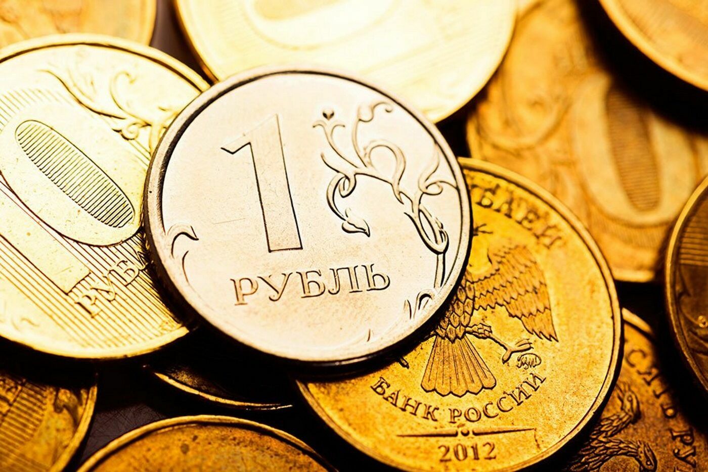 Финансовые аналитики: аномальное укрепление рубля прекратится через два дня