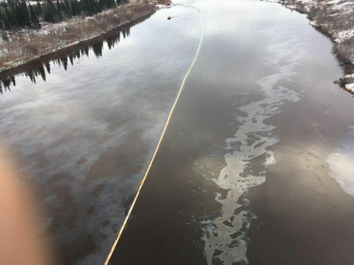 В Минприроды Коми не сочли катастрофой разлив нефти в Усинске