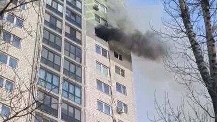 Три человека погибли во время пожара в жилом доме в Москве