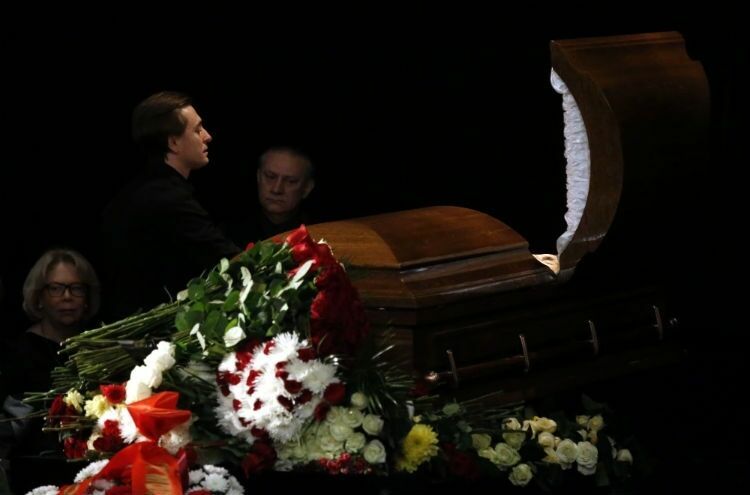 Эльдара Рязанова похоронили на Новодевичьем кладбище