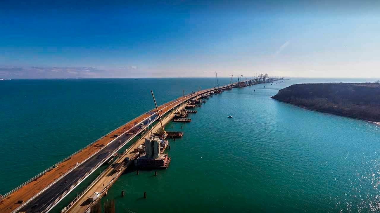 Санкции по боку: Крымский мост строили украинские и европейские фирмы