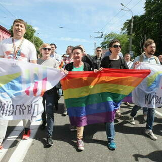 Роскомнадзор призвал запретить гей-пропаганду в России