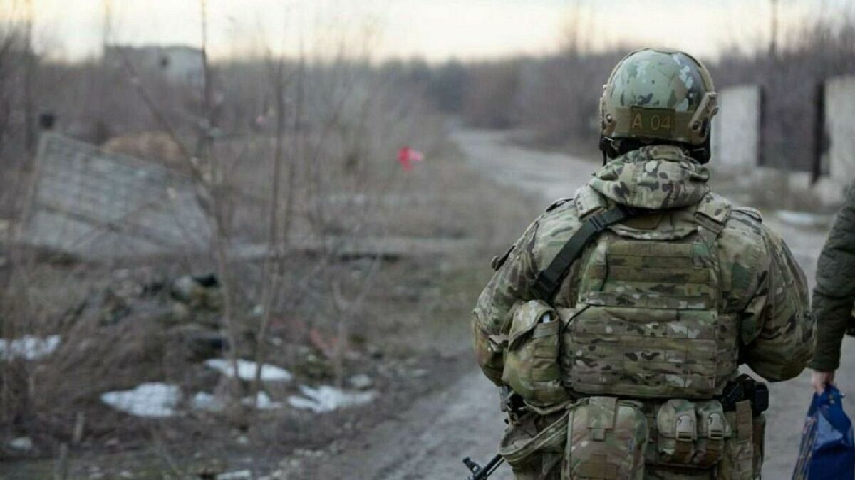 Из подвалов у «Азовстали» к военным ДНР вышли 120 мирных жителей