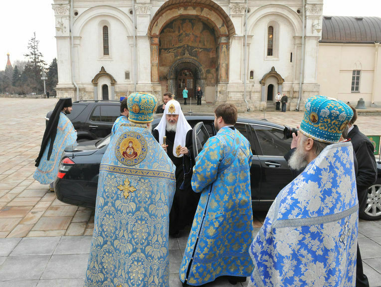Доходы церкви снижаются из-за бедности россиян