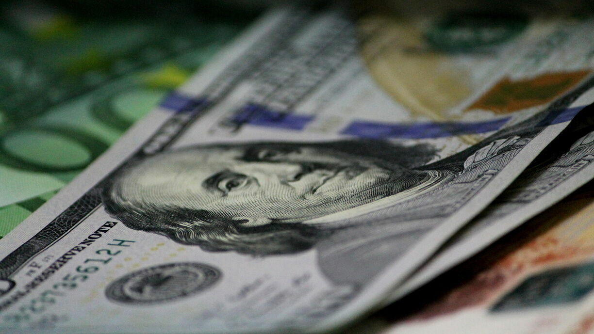 В Минэкономразвития прогнозируют рост курса доллара до 72 рублей к 2025 году