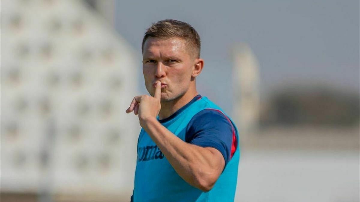 Тренер избил в аэропорту Еревана игравшего за "Пюник" российского футболиста