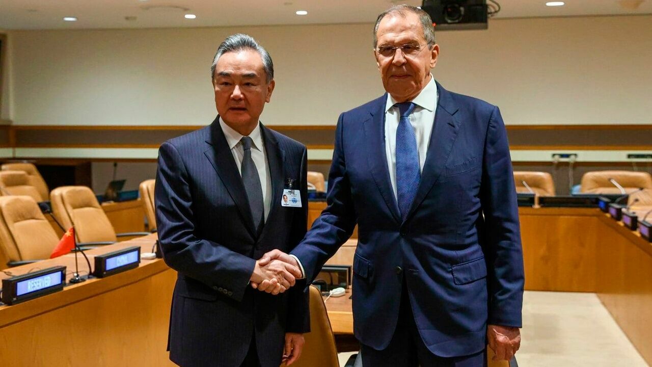 Министры Ван И и Сергей Лавров в ООН