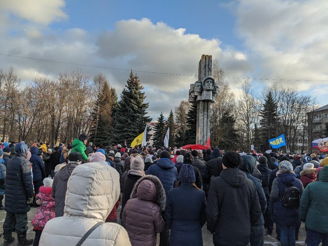 Митинг против строительства Судского ЦБК на Рыбинском водохранилище 