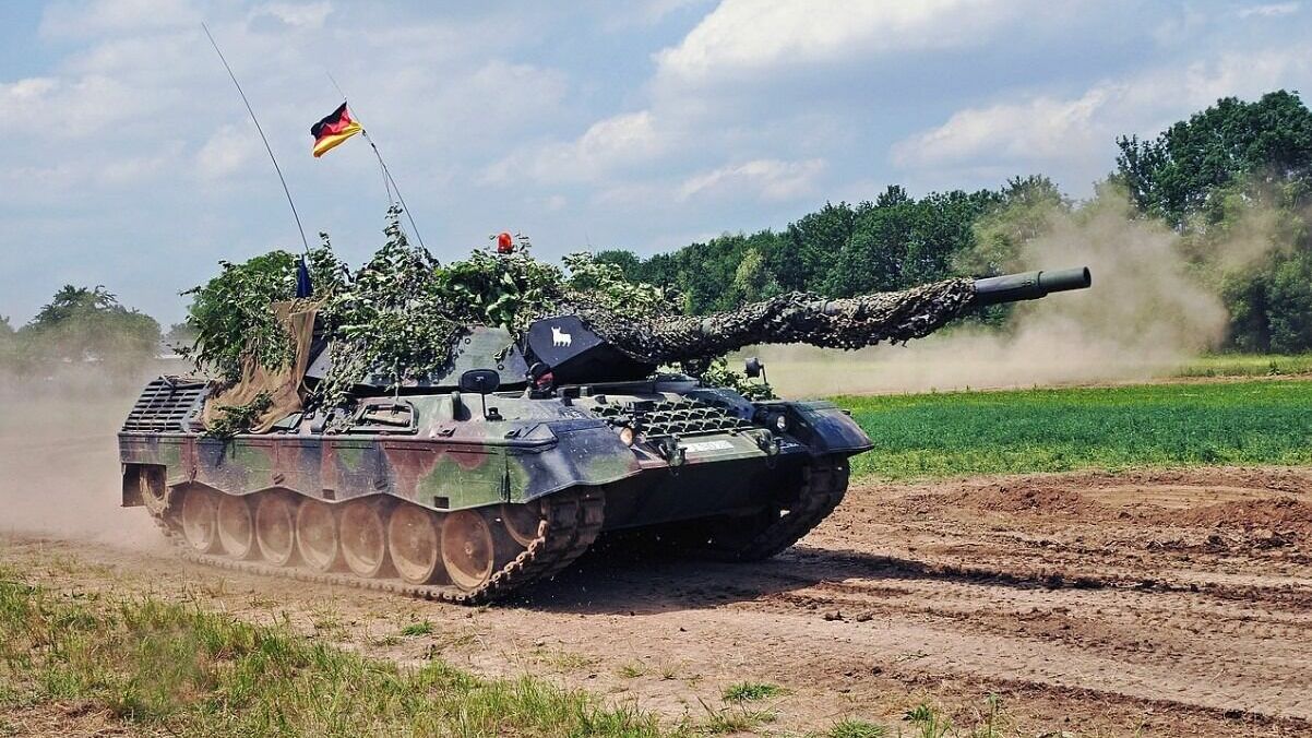 Девять стран обязались отправить Украине 150 танков Leopard