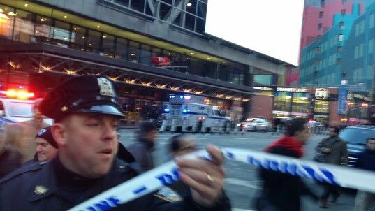 В Нью-Йорке в час пик взорвалась бомба