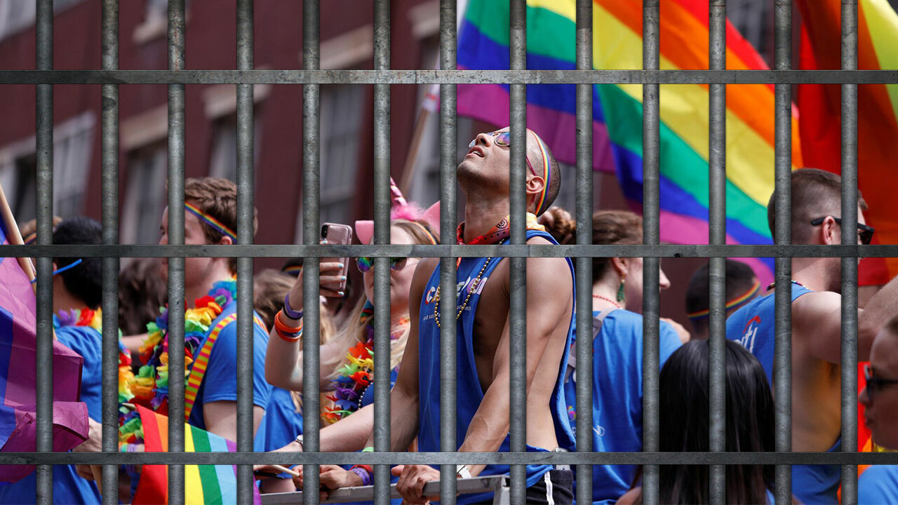 «Не столько нелеп, сколько опасен!»: столичные Пен-центры - о запрете ЛГБТ-пропаганды